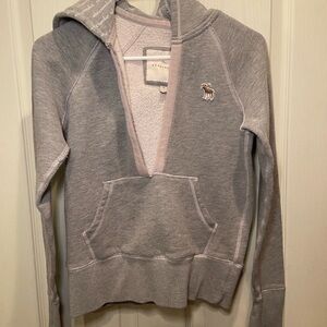 ALOHAS Light Gray Hooded Pullover Sweatshirt with Moose Patch